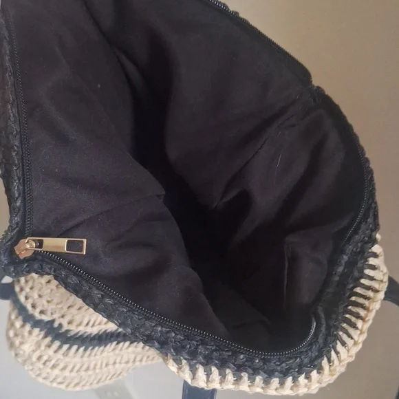 Striped Chic Woven Tote Bag - Picture 6 of 6